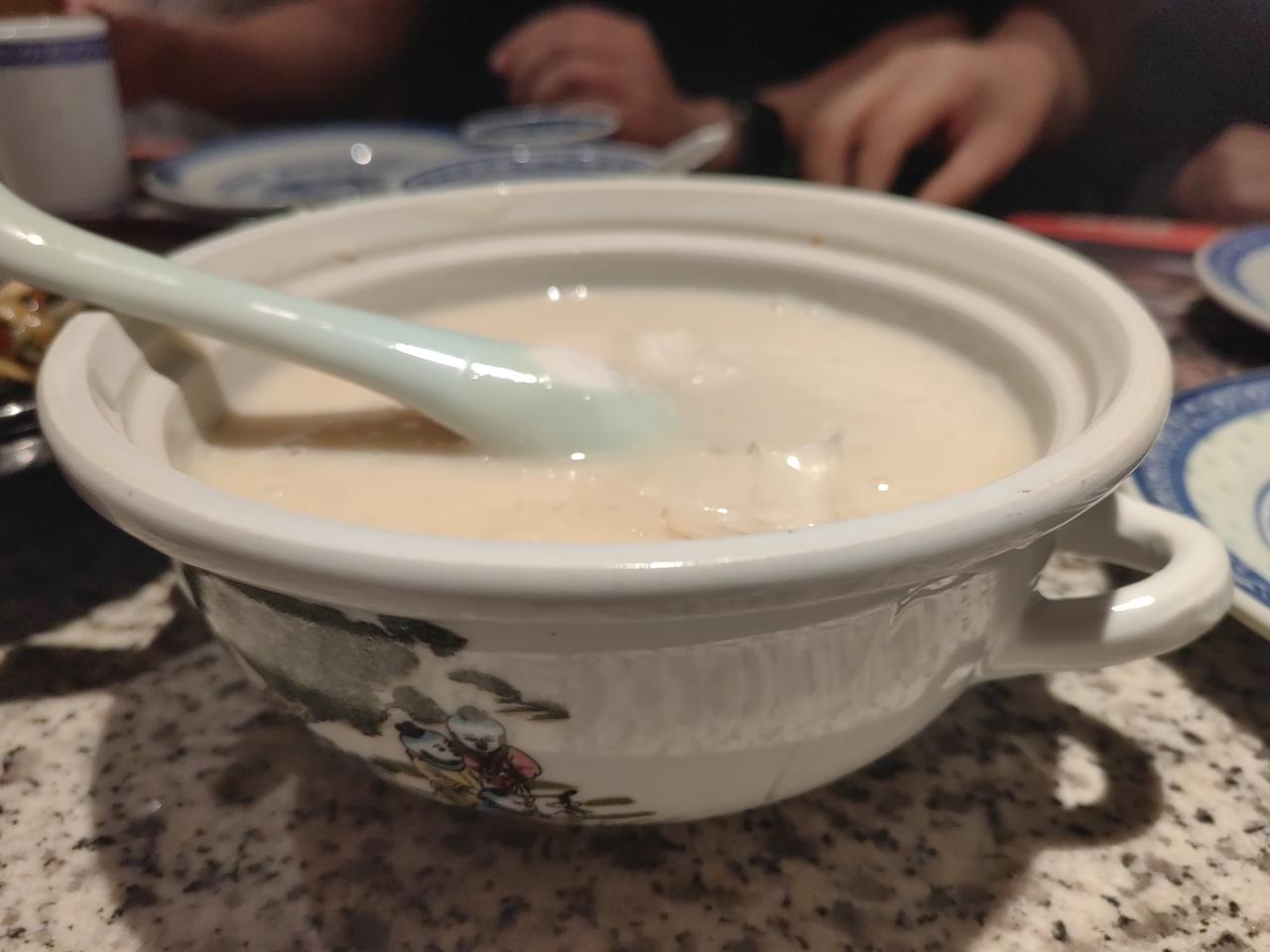 贫穷限制了我的想象，
一个北方人被南方人的消费观震惊了。
外甥女在南京上大学，周