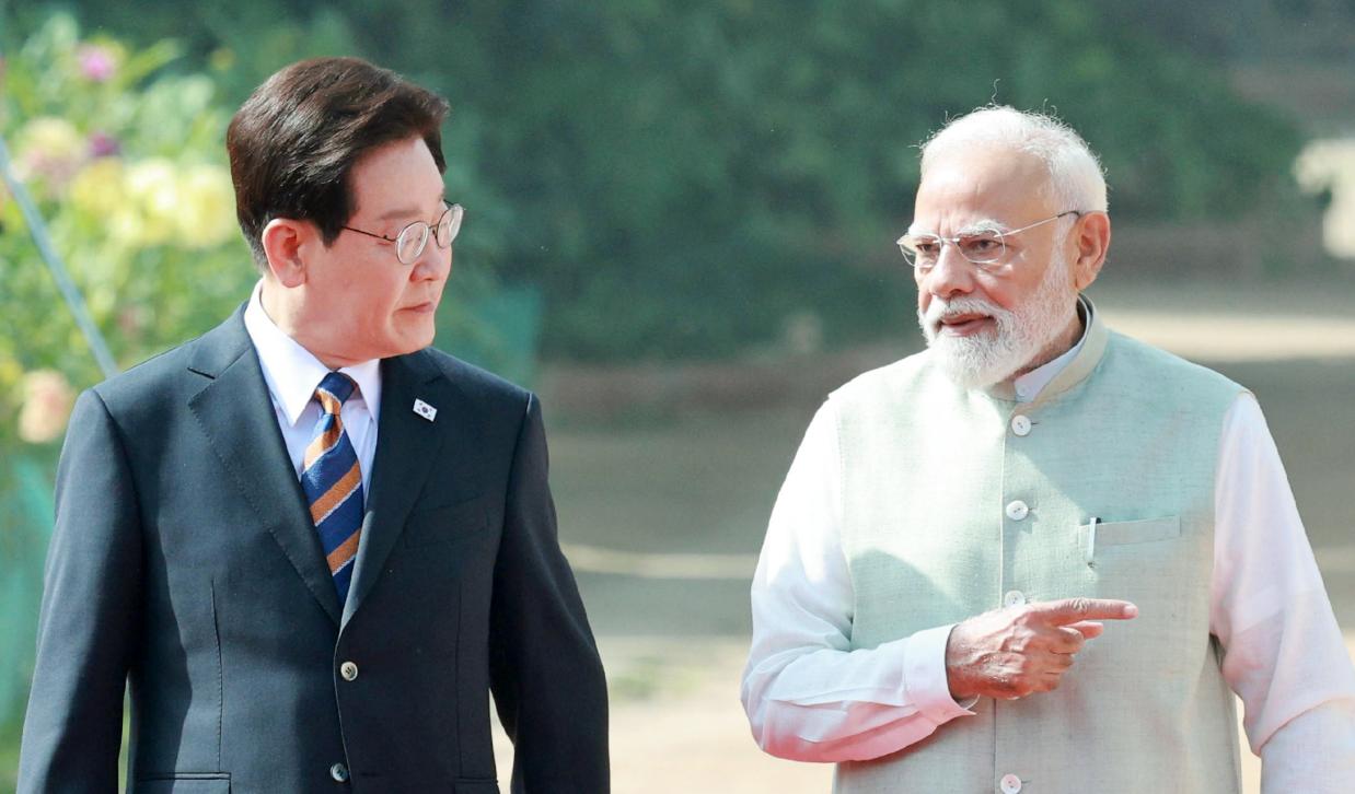 莫迪穿传统服饰为李在明举行欢迎仪式，女总统也来啦！4月20日上午，印度总统德劳帕