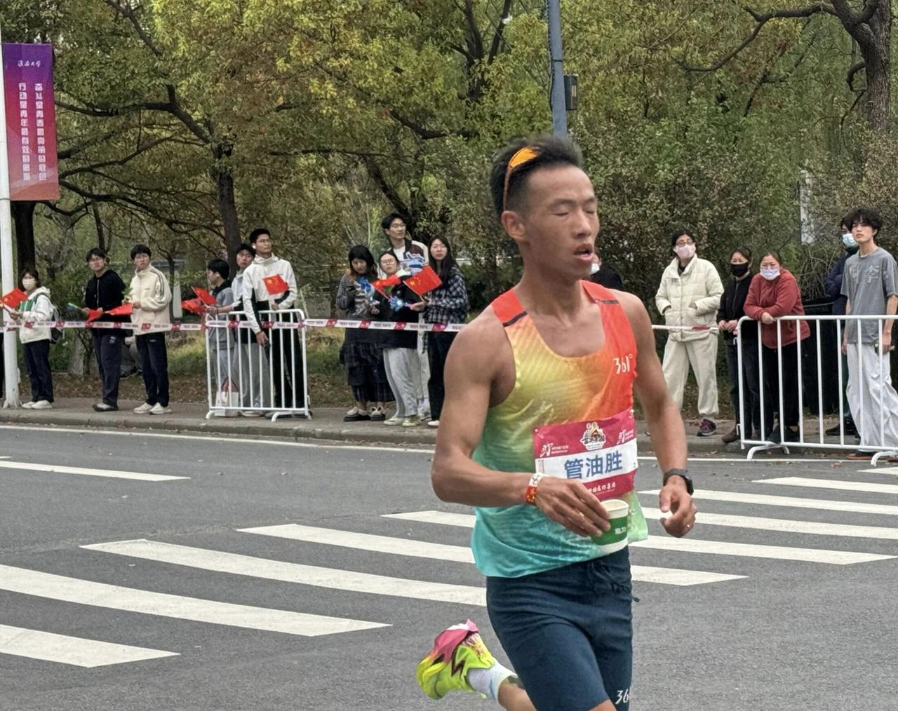 淮大来了，淮马也来了！
 
刚正式更名的淮安大学，这次直接惊艳亮相淮马赛道！
整