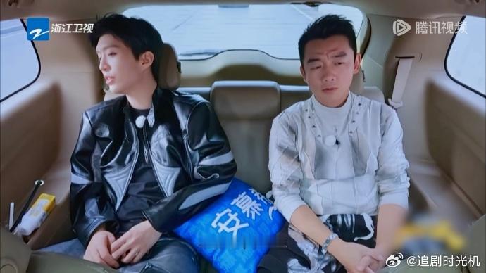 原来跑男后期在玩大家来找茬呀，安全带一下在这一下在那[doge] ​​​