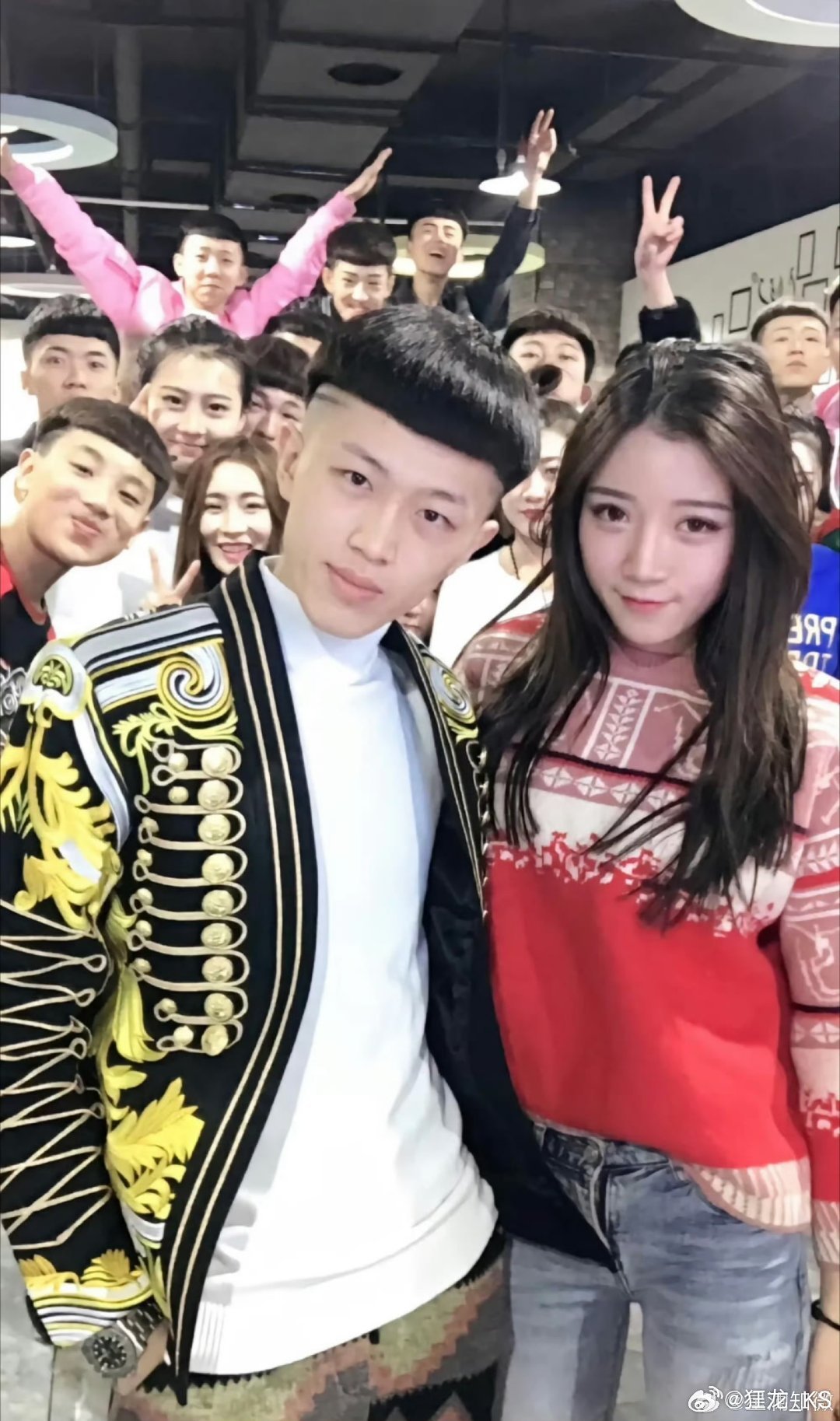 曾经小伊伊说夫妻两人拥有一份事业很幸福，她说自己不适合当贤妻良母，工作更有意义，