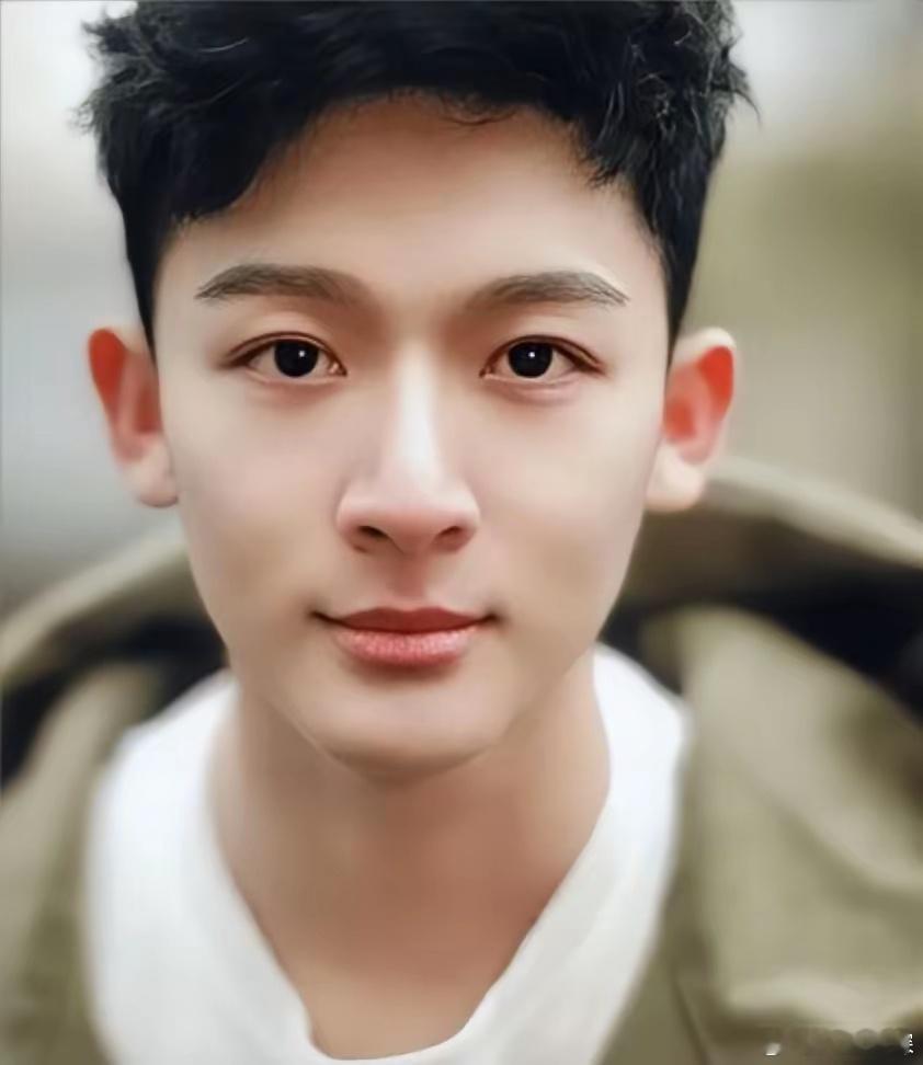 张晚意估计不会爆火不是有人不给他资源不是他演技不好，而是他这个人真的是太正了！​