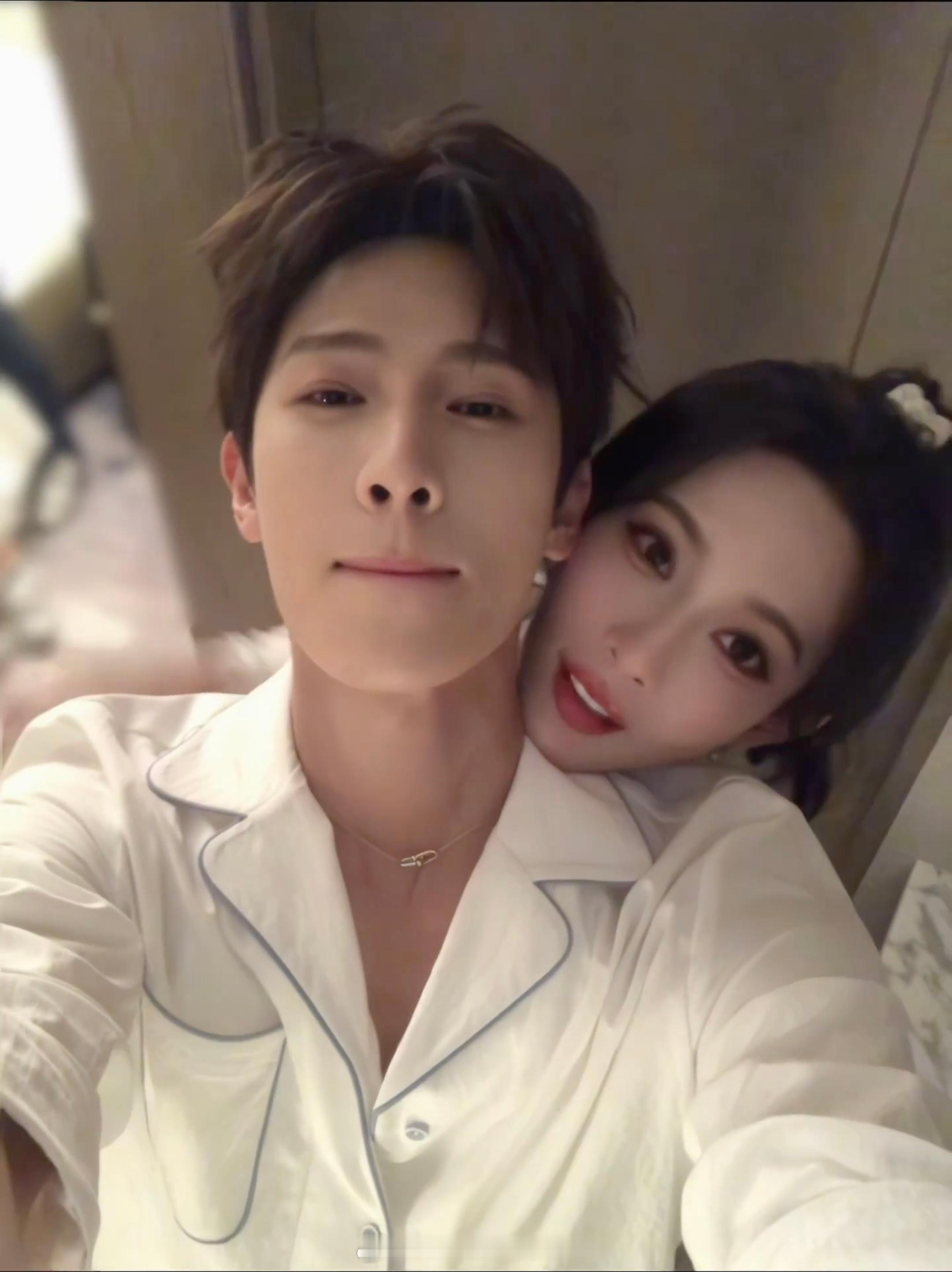 李昀锐你小子表情有点太得意了 