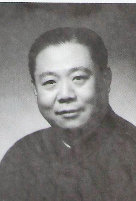 [微风]1970年，一位妻子举报了自己的丈夫，最终导致丈夫悬梁自缢。这位丈夫就是