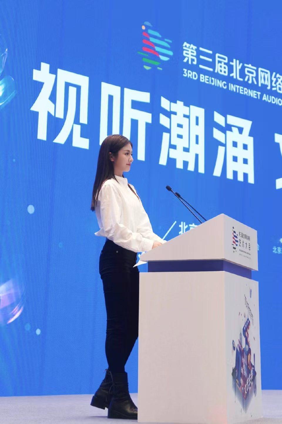 李兰迪高干文女主具象化李兰迪白衬衫高智感好绝！李兰迪白衬衫高智感 ​​​