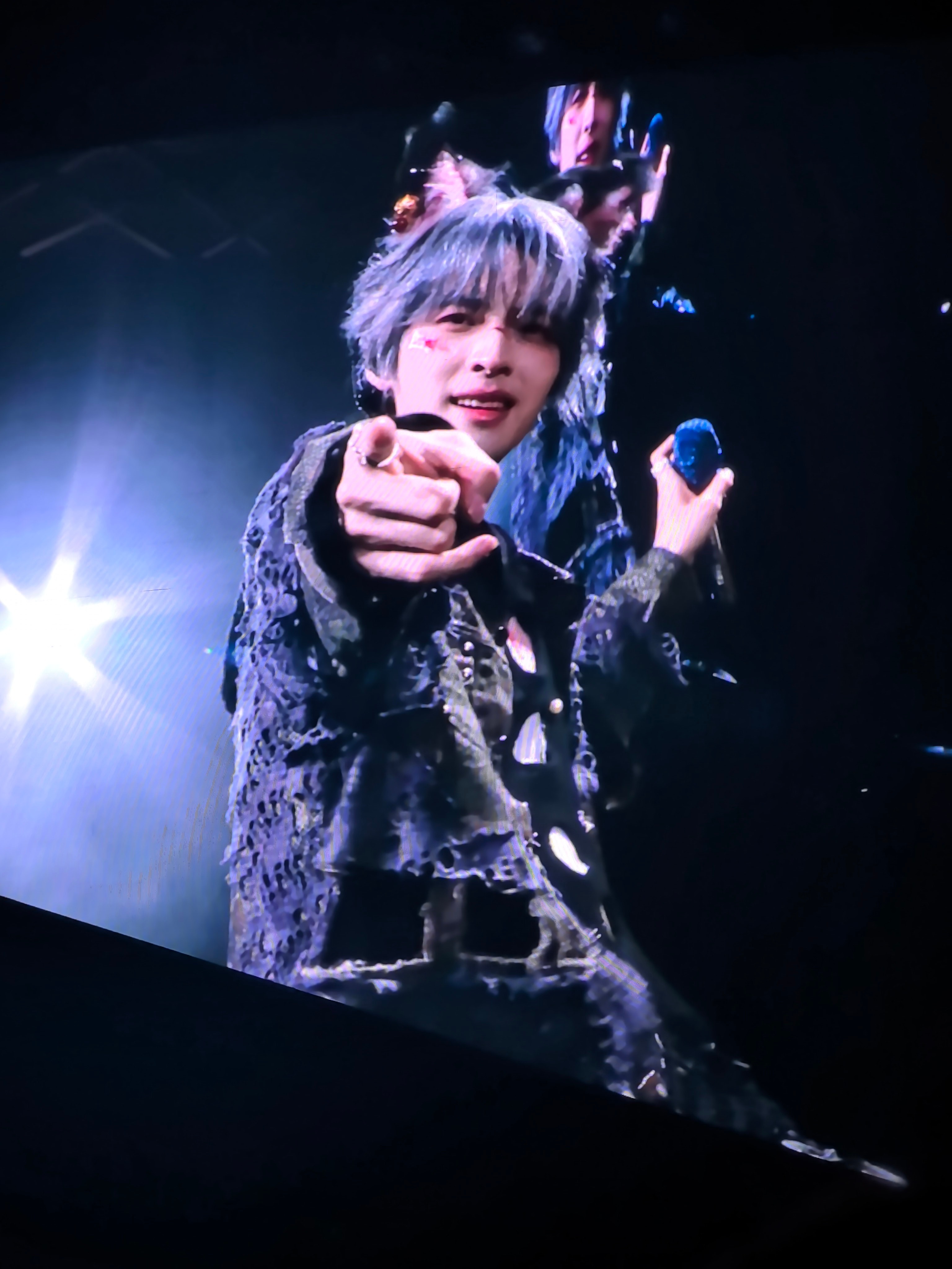 蒲熠星[超话] | 蒲熠星巡演 斯沃德你也太甜了吧🥹 ​​​