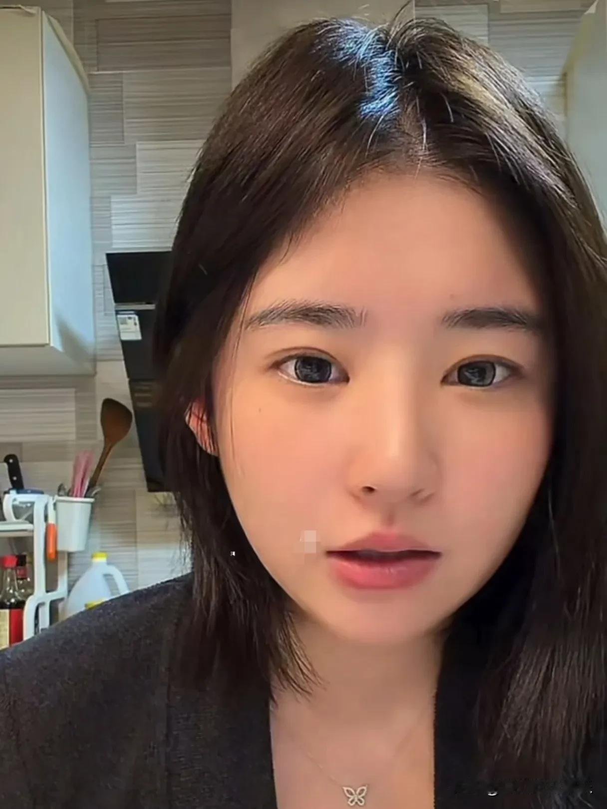 黄一鸣官宣分手，前男友一直否定她不认同她，让她觉得自己被打压被PUA，黄一鸣果断