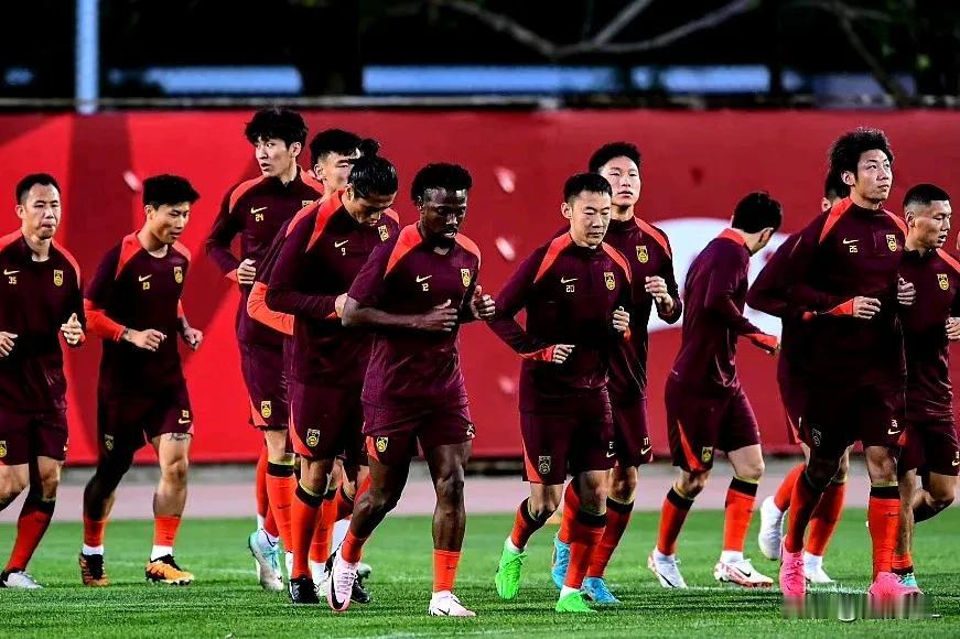 突发消息！国足6月份世预赛，泰山队国脚人数减一。
  媒体人李璇：“国家队接到通