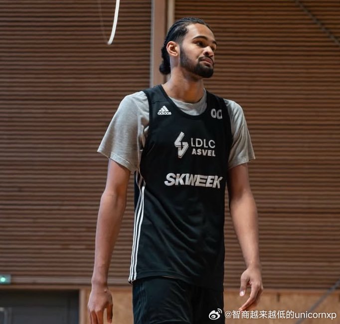 墨西哥新星Adrien Isaac Porras(2008-211cm-C/PF