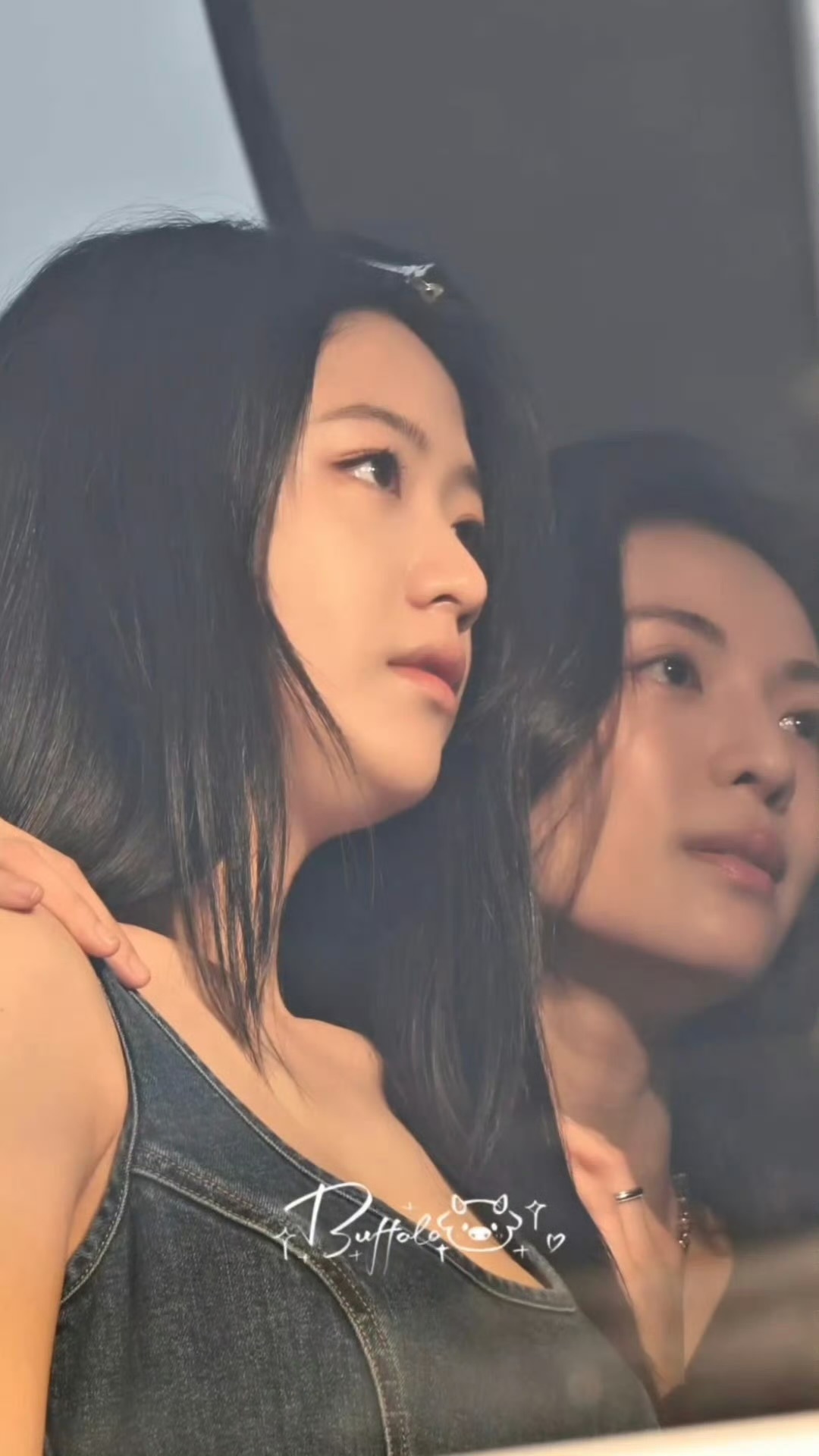 钟楚曦向涵之这有一条通天路姐妹成双，气场炸场！钟楚曦➕向涵之同框，每帧都是心动暴