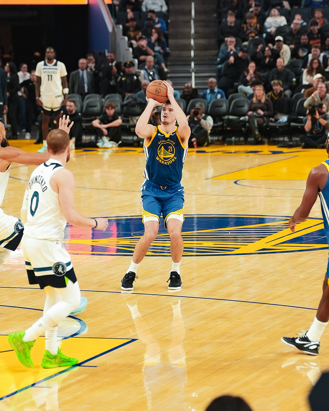 波斯特16分，6篮板，3助攻。森林狼vs勇士