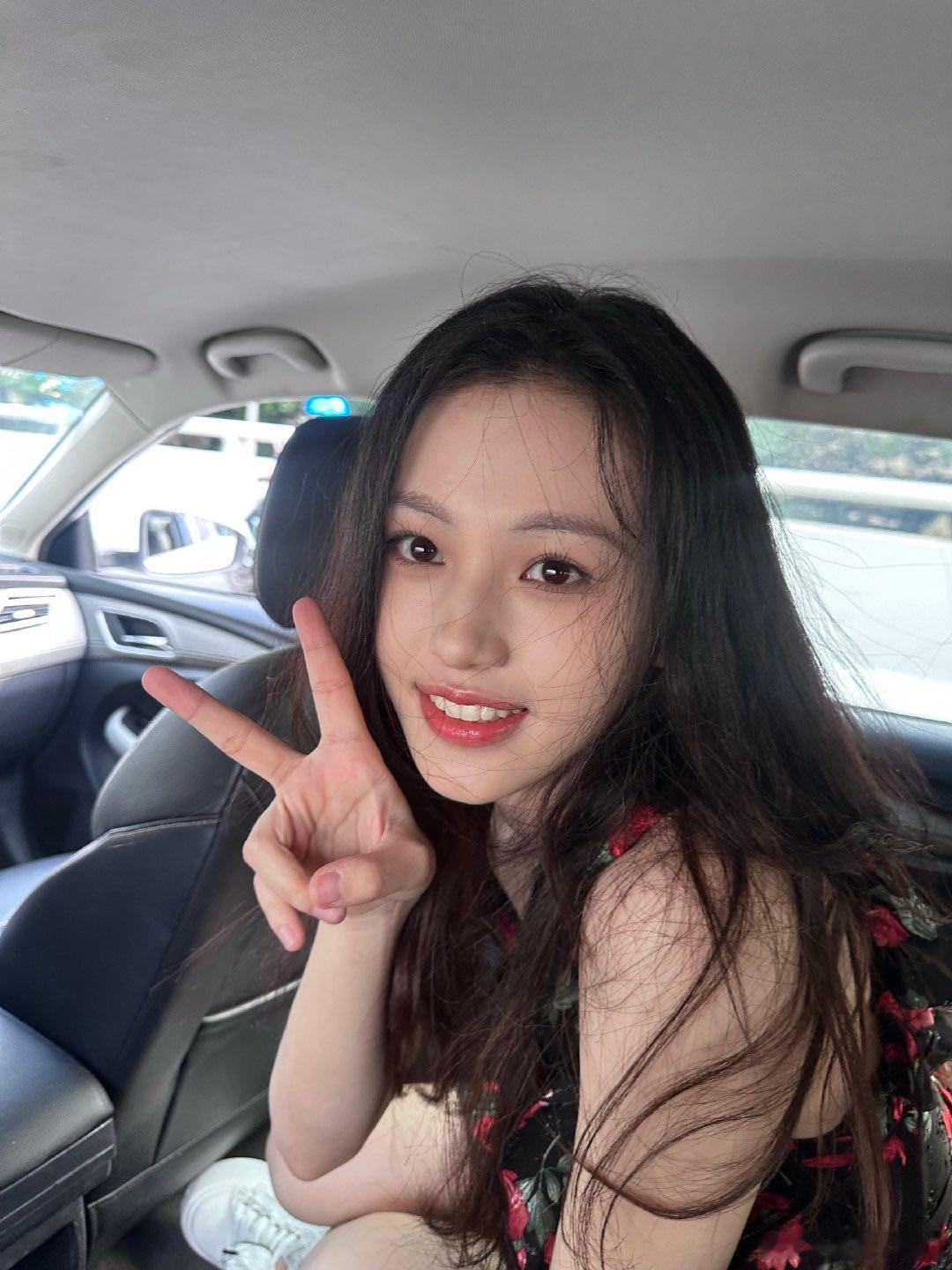 沈羽洁杀青vlog使不完的牛劲 看沈羽洁的杀青vlog，就像走进她的奇妙世界。这
