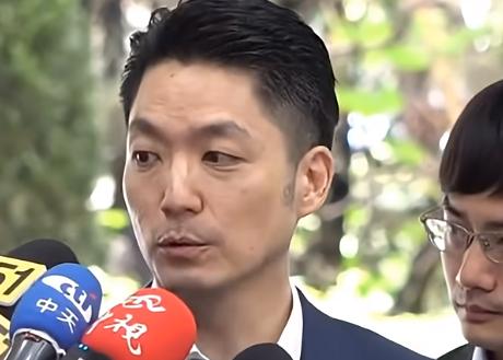 针对美国总统特朗普再度点名台湾地区拿走100%芯片业务。台北市长蒋万安则引述台积