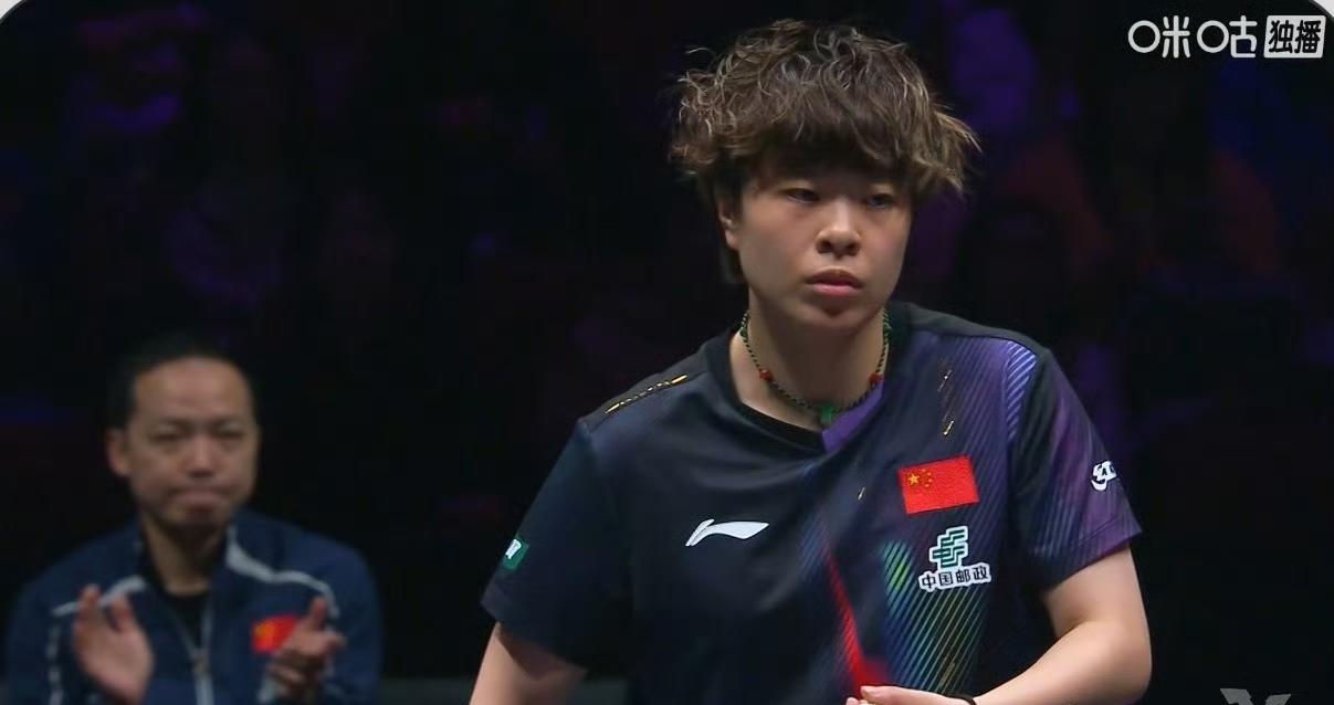 王艺迪🇨🇳、任浩指导上场！
领导们也在看台上集合了[笑哭]！
好快！前两局王