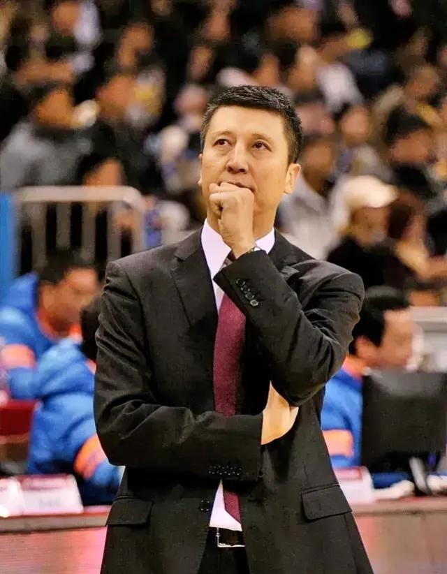 赛后新闻发布会上，郭士强主教练深刻剖析了失利背后的三大关键因素：

一、末节崩盘