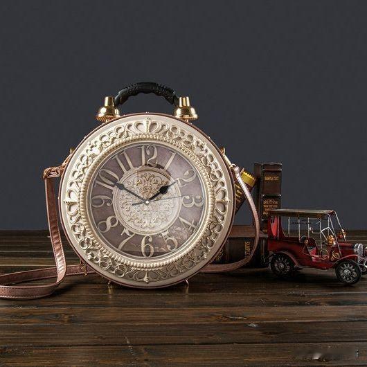 今天买的包包快递已经邮寄上了，月底就能出去带上了！钟包