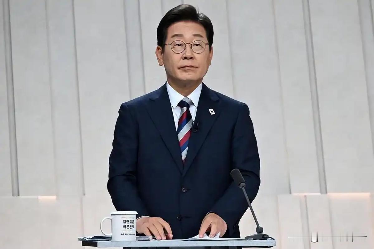 不要美军，韩国下决心了！当地时间20日，李在明在出席国防工业发展研讨会时表示：即