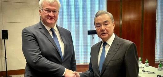 乌克兰外交部长安德烈·西比哈报告称，中国将向乌克兰提供一笔新的能源援助资金，用于