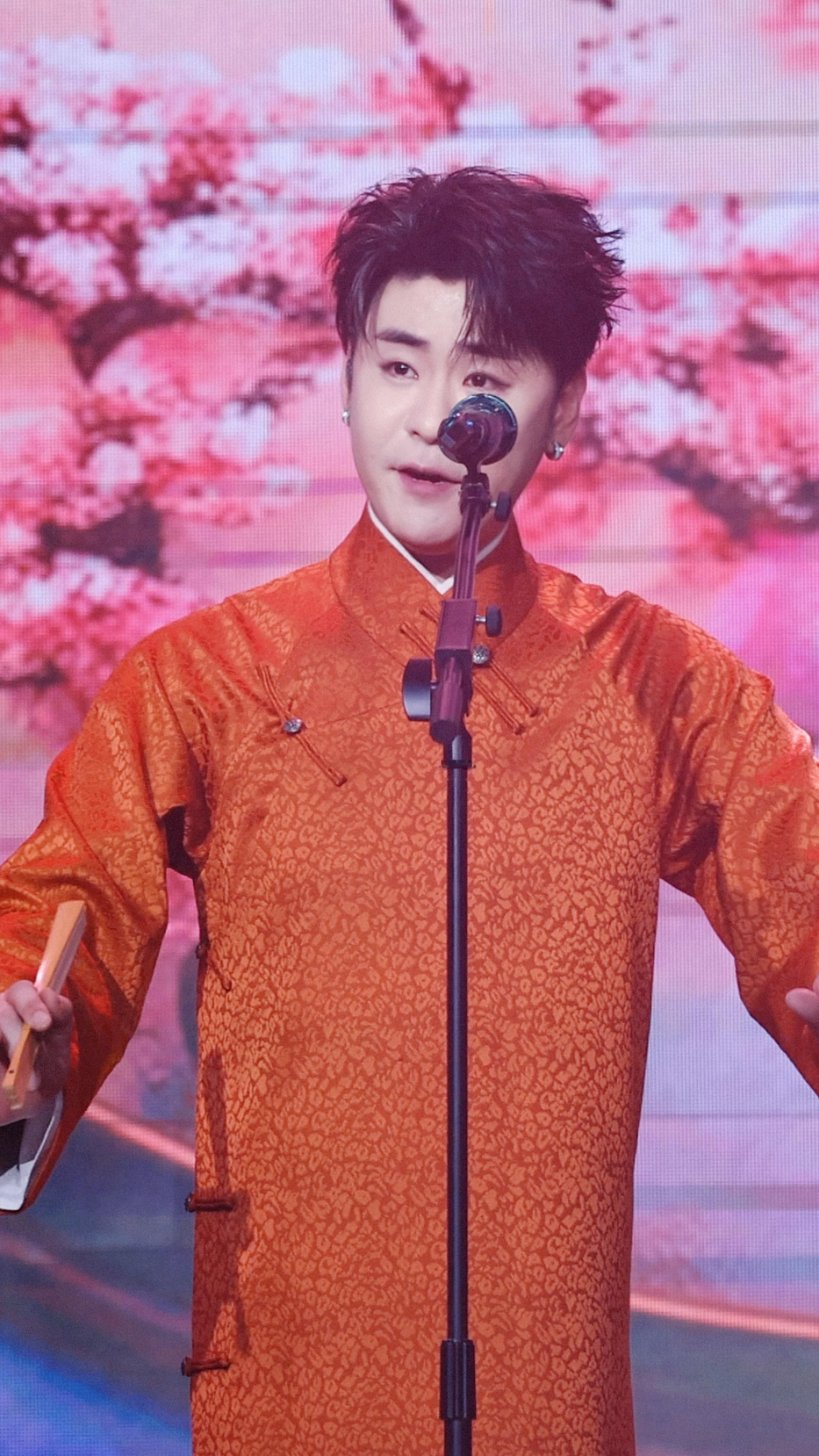 这里亮眼那一下真的很有唱戏名角儿那神韵