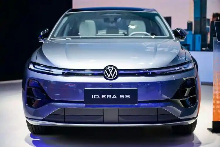 成都车展，大众ID.ERA 5S上市，限时权益价直接干到8.99万。
我在这个行