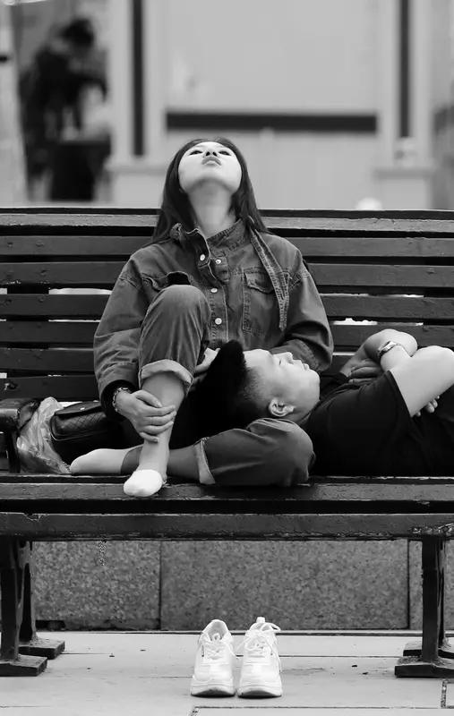 放假=休息吗
不一定。
很多时候，放假只是换了个地方忙，不是真休息。
身体停下了