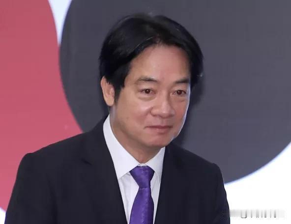 台湾作家漂浪岛屿今天表示，赖清德声称所谓“三法修正通过无视民意”，是赖清德睁眼瞎