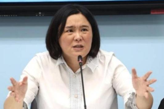 金门县民意代表陈玉珍曾说：“金门县属于中华民国，解放军要收复金门让我们投降的话，