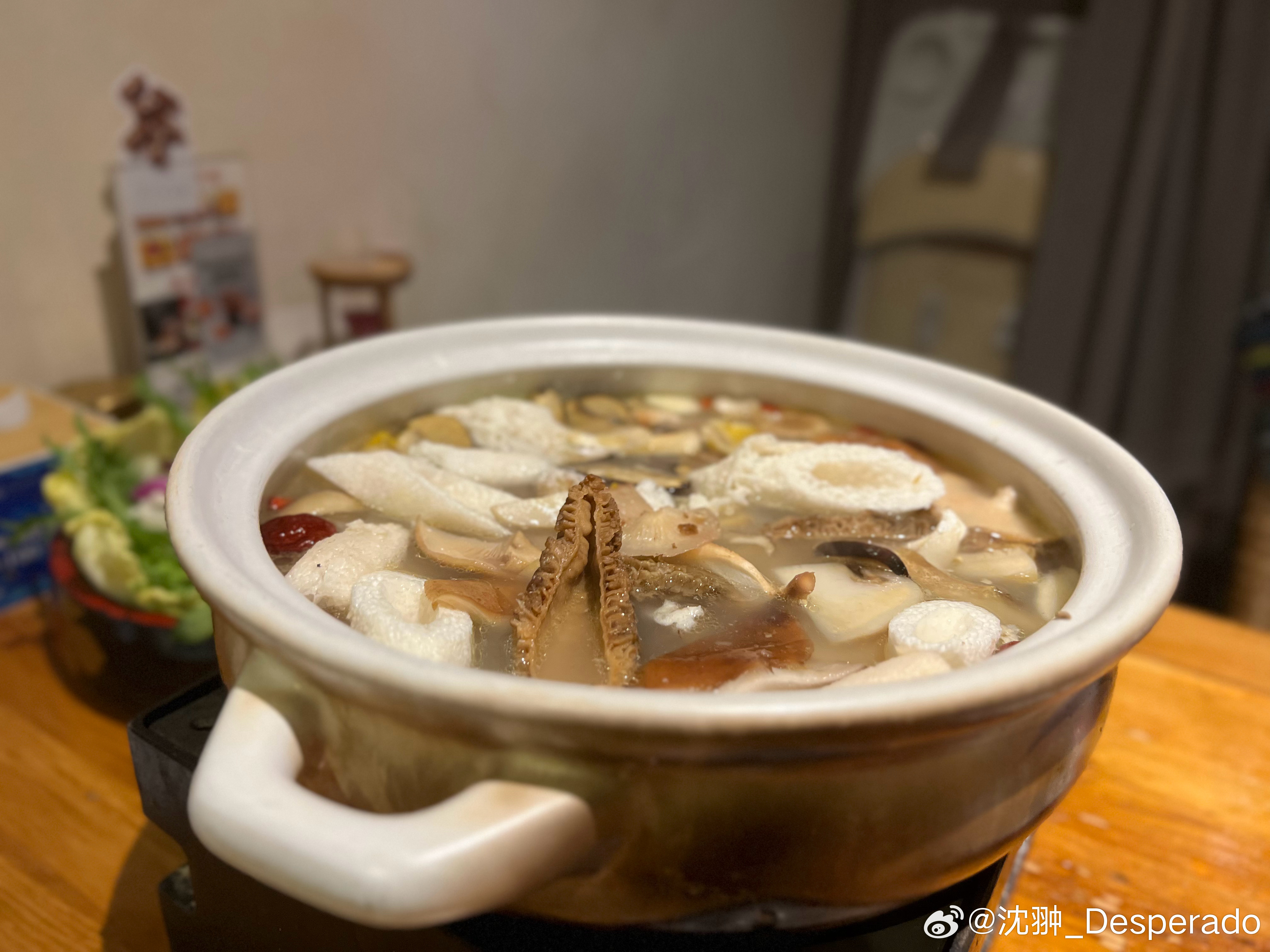 与其说去4S店薅羊毛，不如说是薅自己的毛。经济学里有句话叫“成本不会消失，只会转