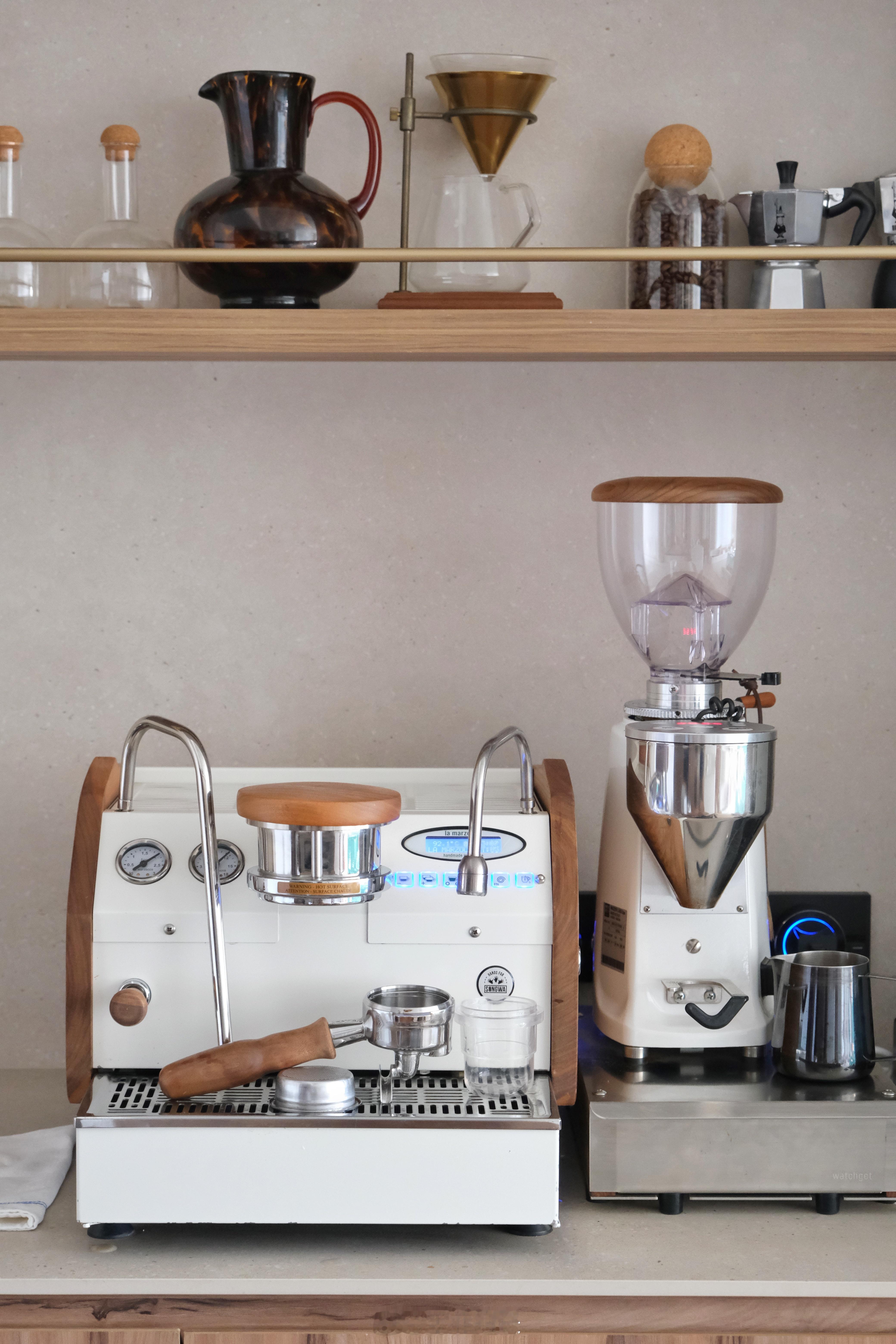 “美本是日常，家是给家人住活的，住，不停的添加物质，融入个人劳动去修饰它，在这个