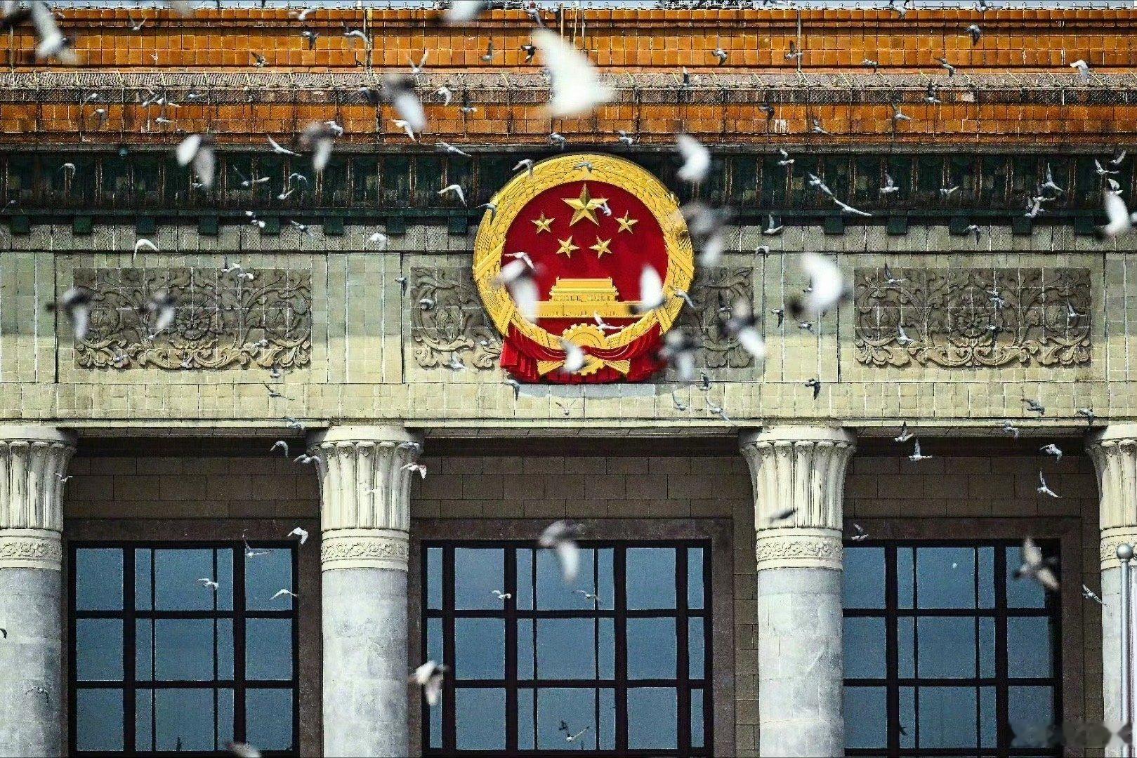 新华社出图铭记这一刻，向先辈们致敬，天佑中华，生在华夏，何其有幸。九三盛大阅兵 