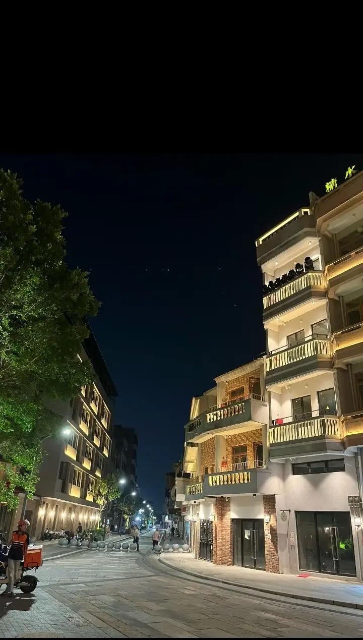 就因为一次吵架，夫妻二人把积压十几年的矛盾全部翻了出来，听完双方的对话，心里挺有
