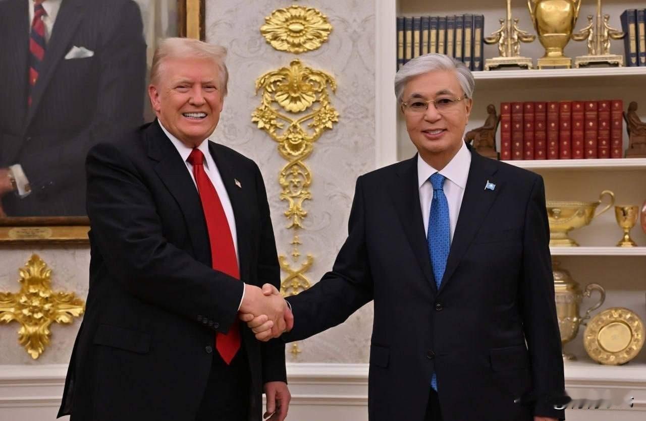 托卡耶夫成了香饽饽！哈萨克斯坦总统托卡耶夫日前收到了美国总统特朗普亲自邀请他加入