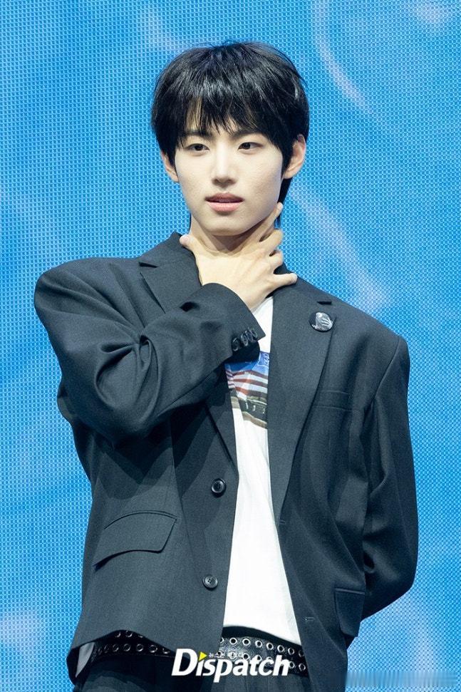 15日，Starship新男团携首张迷你专辑《I did it》举行showca