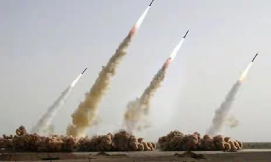 美国联手以色列，三天闪电战没能打垮伊朗，反而自己先慌了？