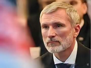 俄官员“鱼雷警告”：美俄博弈的极端信号

1月8日消息，俄罗斯杜马国防委员会第一