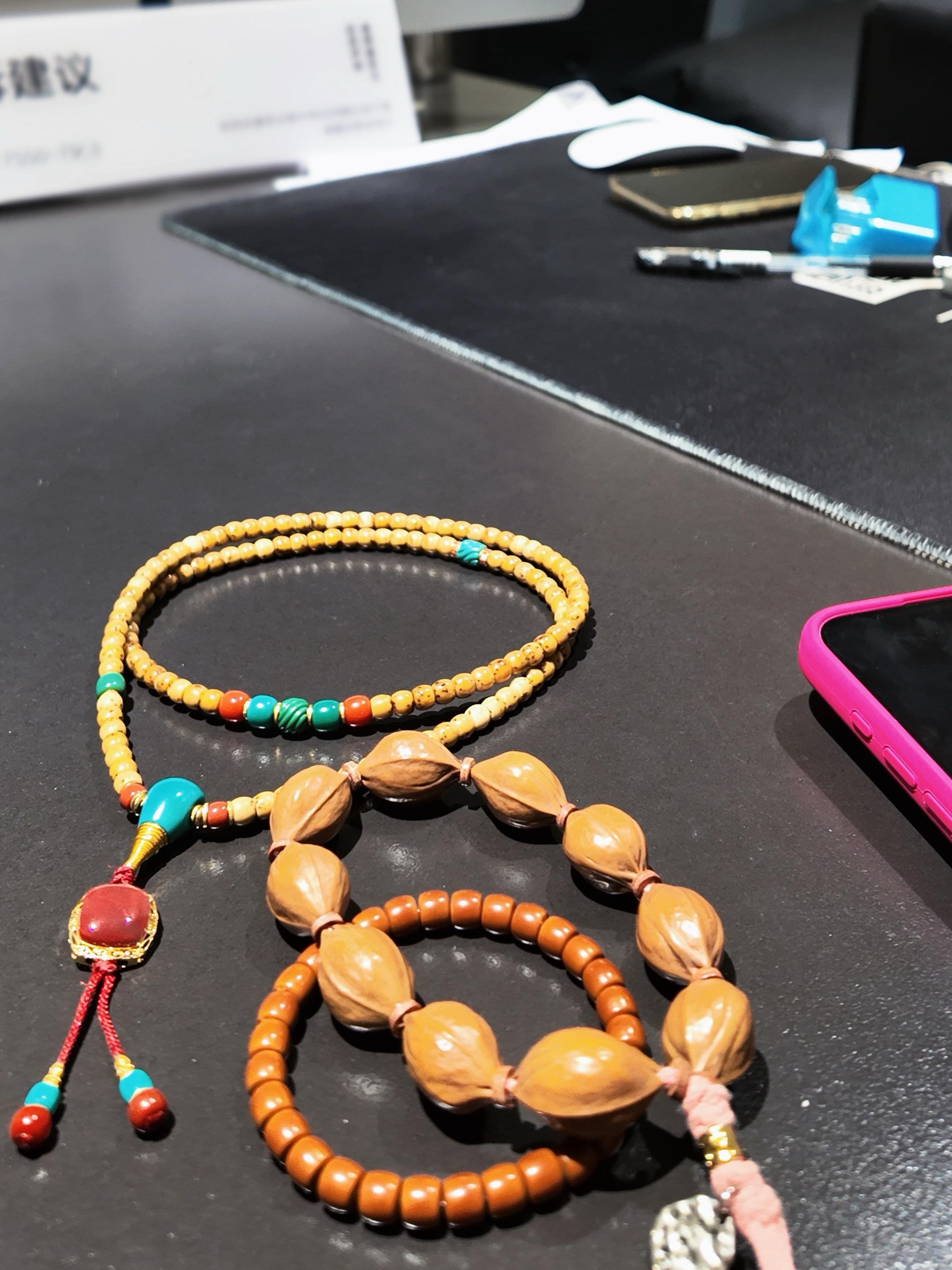 ⚠️健身搭子一定要是人嘛❗️。我的手串和我的小狗不可以嘛🙂‍↔️