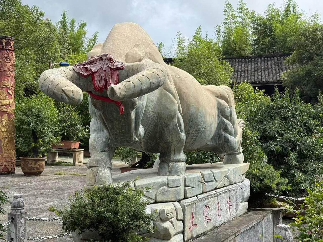 这两天国内院线沸沸扬扬的《牛来》成本不到10万，有预测说票房突破会8900万。