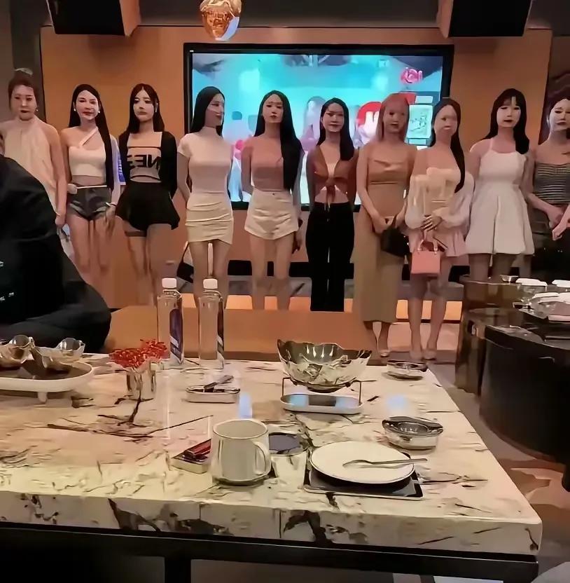 这样的女孩子，有人说很抢手，我不觉得#挺有意思的女孩# #这女孩是个人材# #有