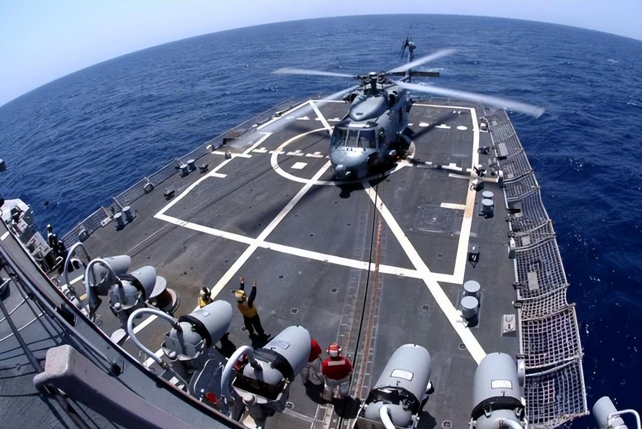 美军舰救回胡塞武装劫持商船，航母到伊朗门口找正主
胡塞武装试图在红海劫持中央公园