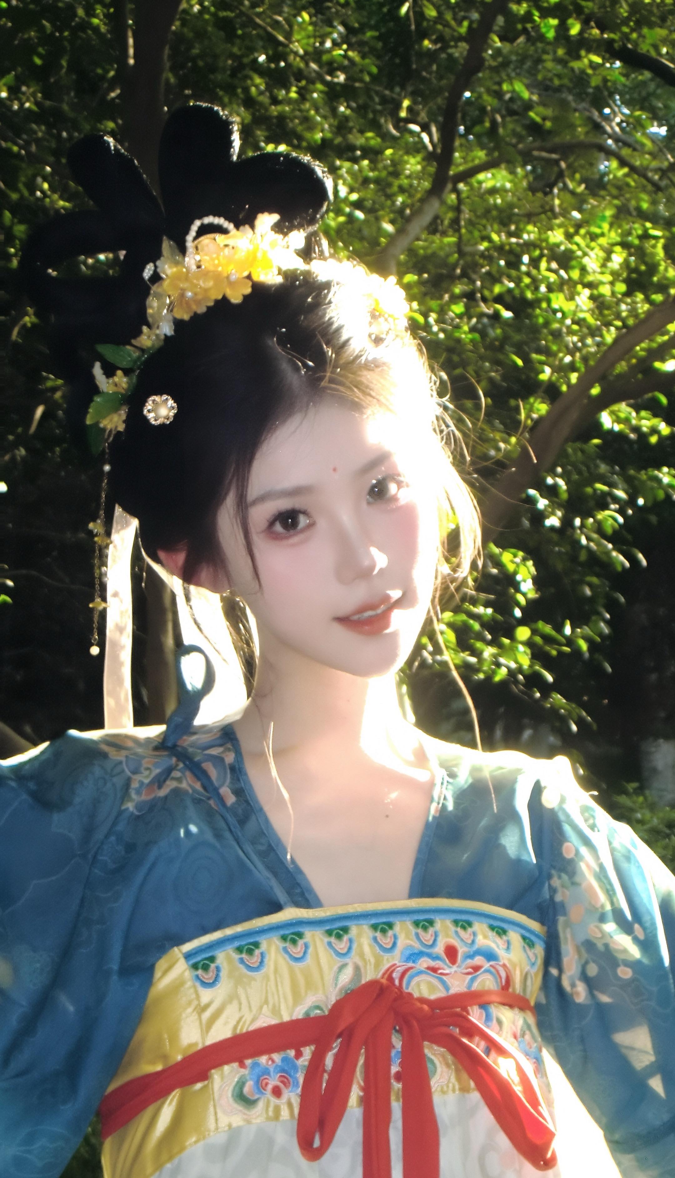 “山之高 月初小 月之小 何皎皎”ccd