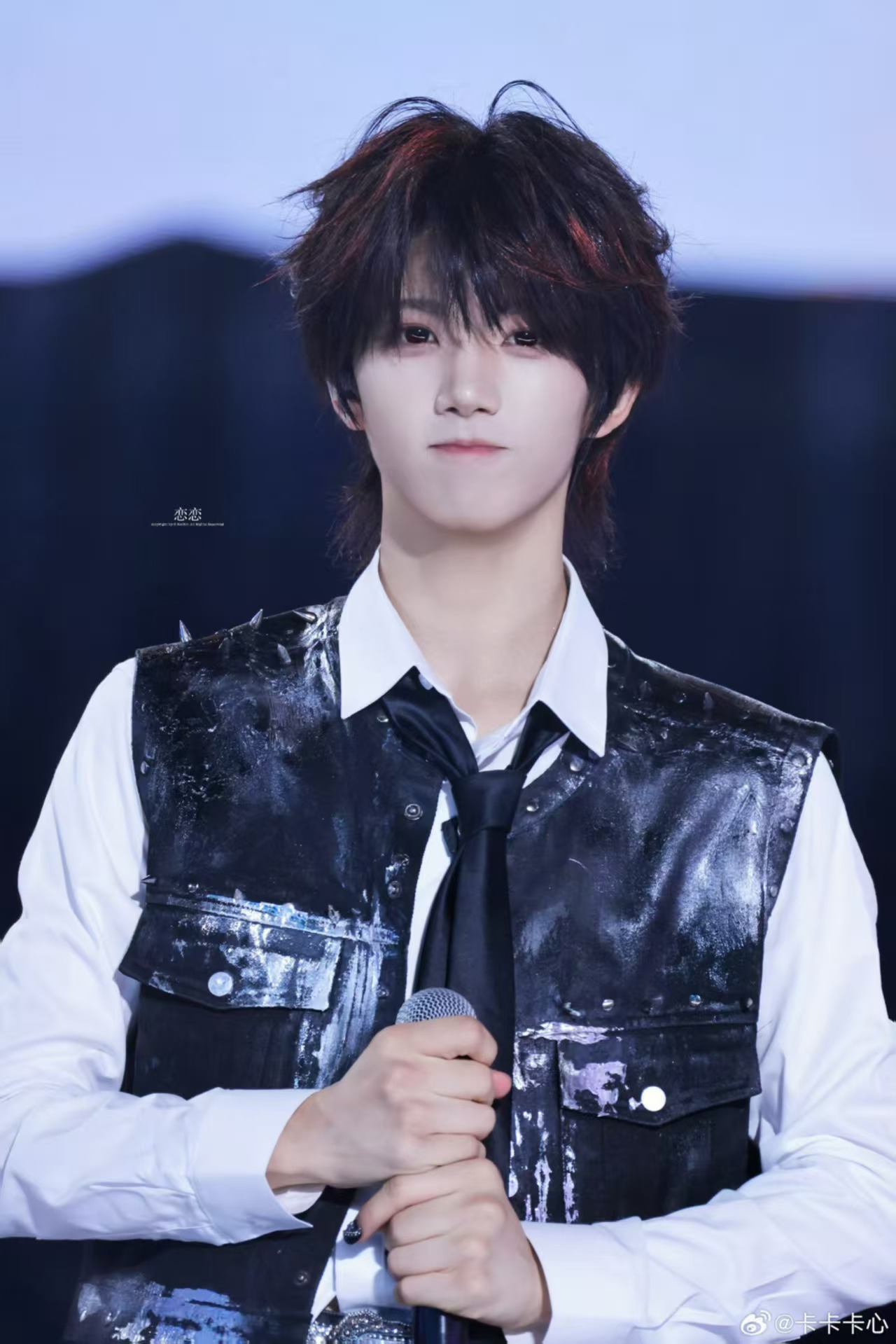 张函瑞编曲babe从这首编曲能够清晰看见张函瑞的蜕变，对比以往作品，编排愈发成熟