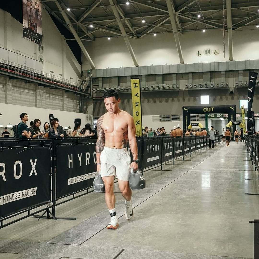 阿Sa（蔡卓妍）老公原来是个健身教练啊！身材真好～蔡卓妍结婚