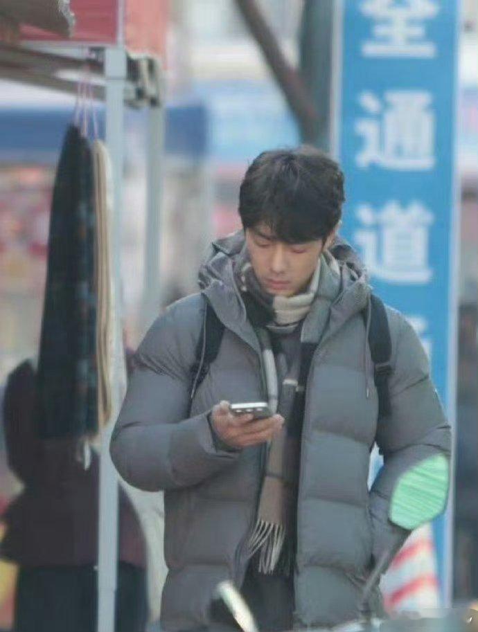 这张脸太有故事了，昨天还是藏海，今天就是刘铮亮了