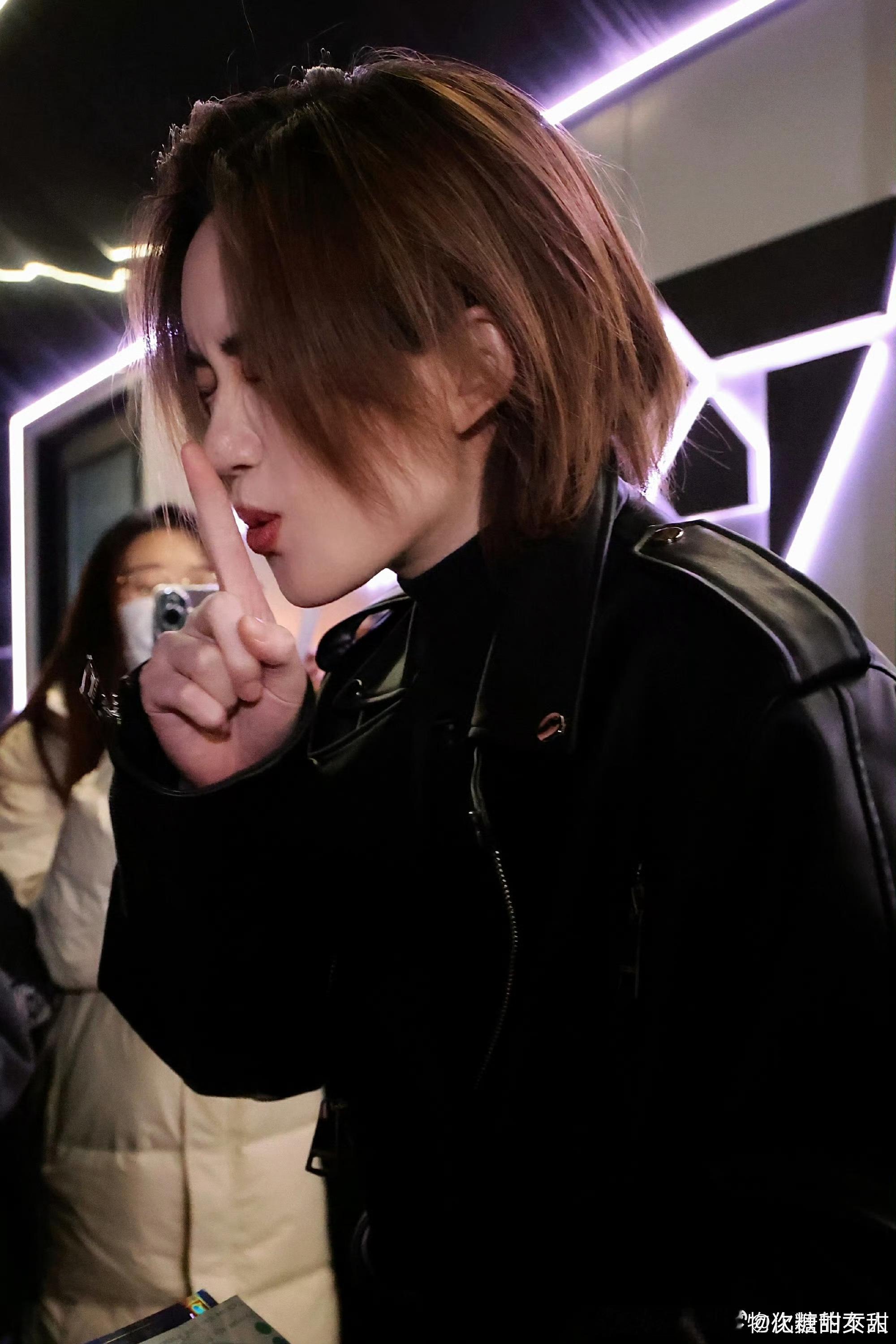 陆柯燃新歌 爽文女主回归  哇！陆柯燃这次回归太炸了！新专辑里的每首歌都超有态度