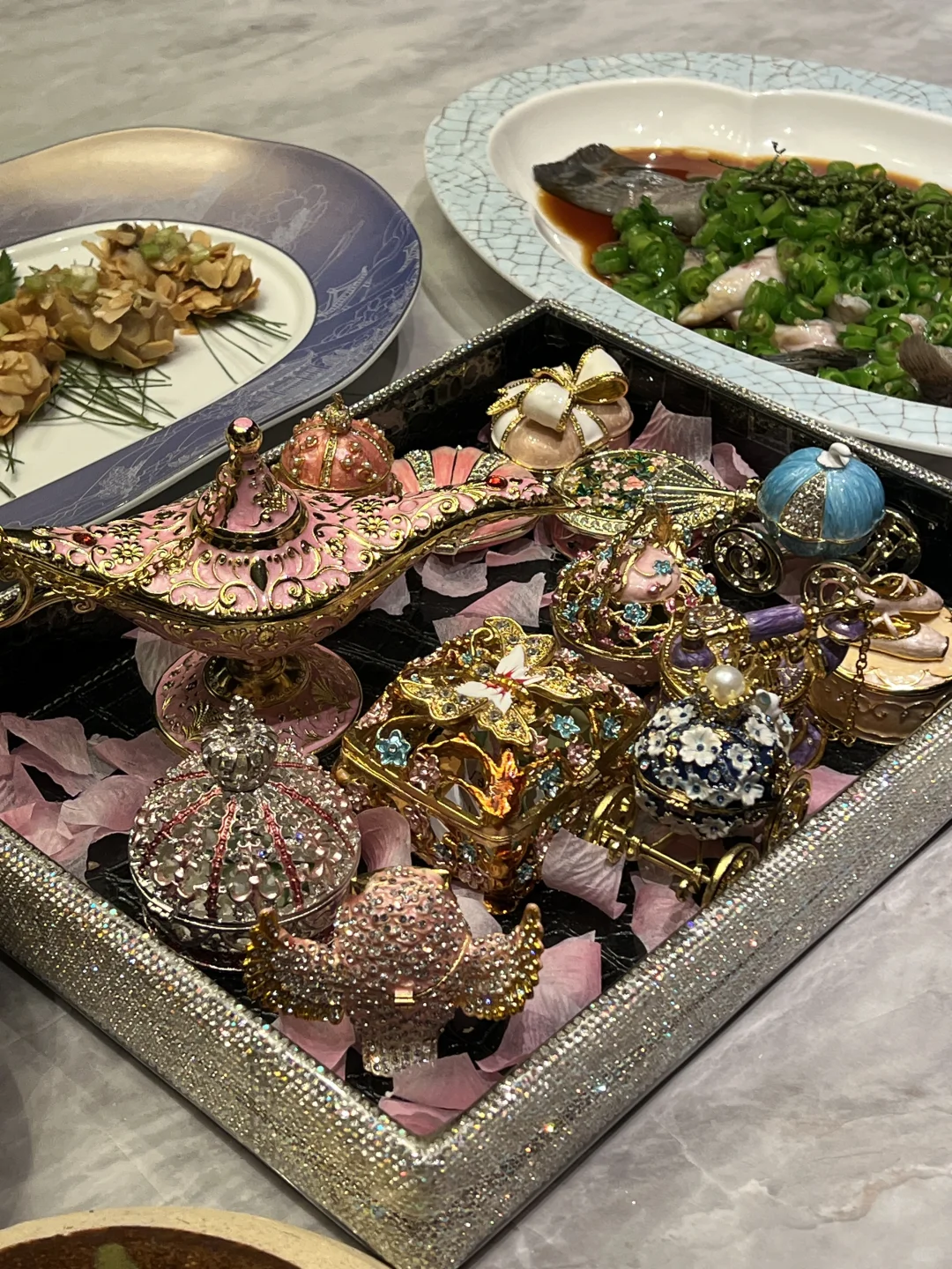 来天津五大道… 请公主吃漂亮甜品盲盒🎁