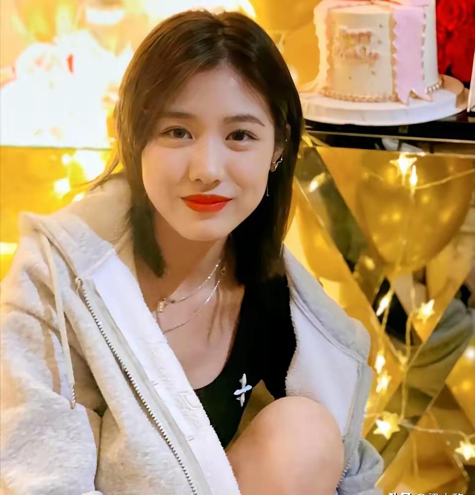 汪峰这女儿真漂亮，你知道女孩是汪峰的那个老婆生的吗？