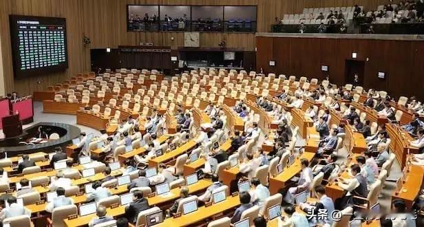 2月12日，韩国国会表决通过《小型模块式反应堆开发促进及支援特别法》，困扰核电行