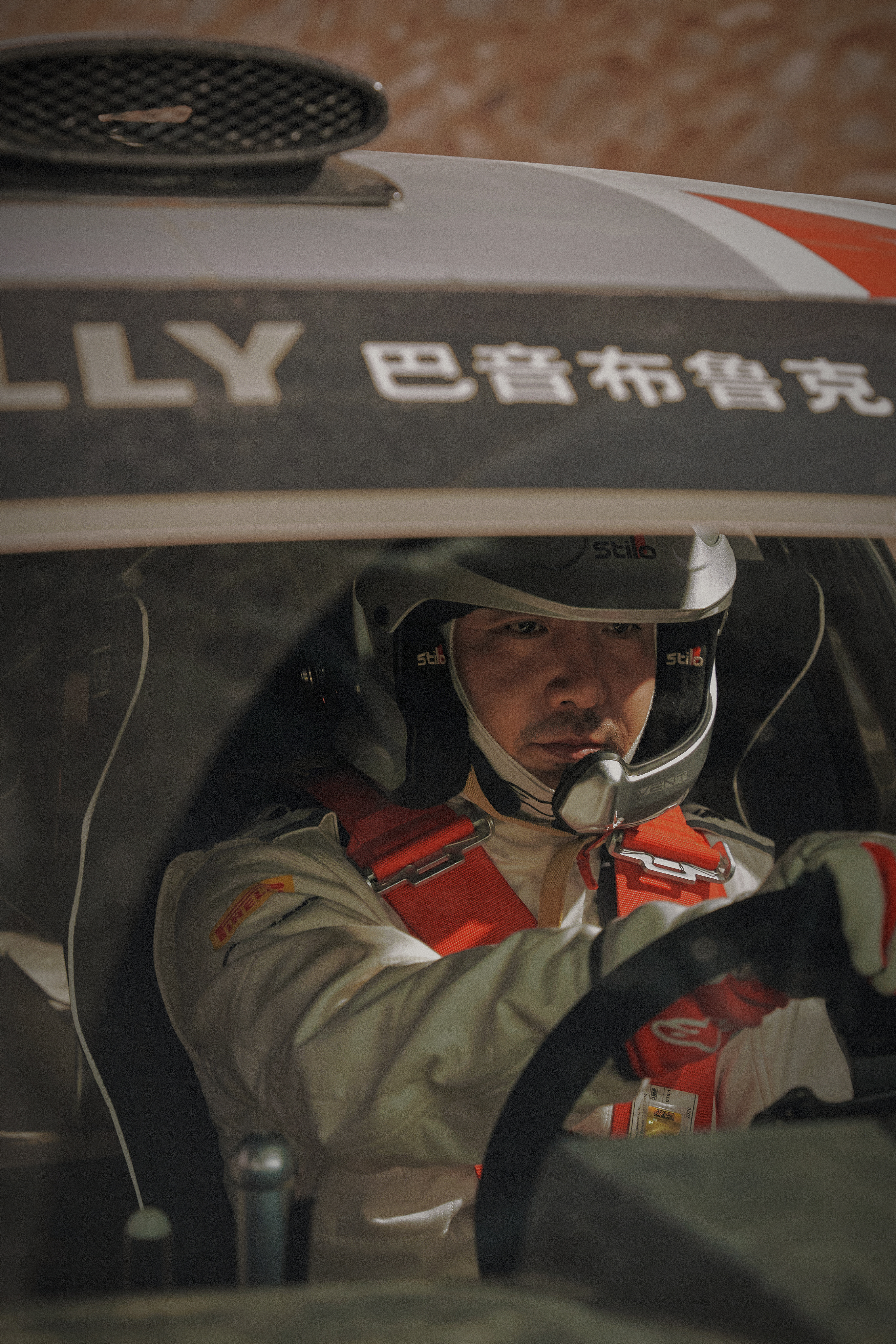 【沈腾主演电影总票房破400亿】沈腾影史首位400亿影人 据猫眼专业版数据，主演