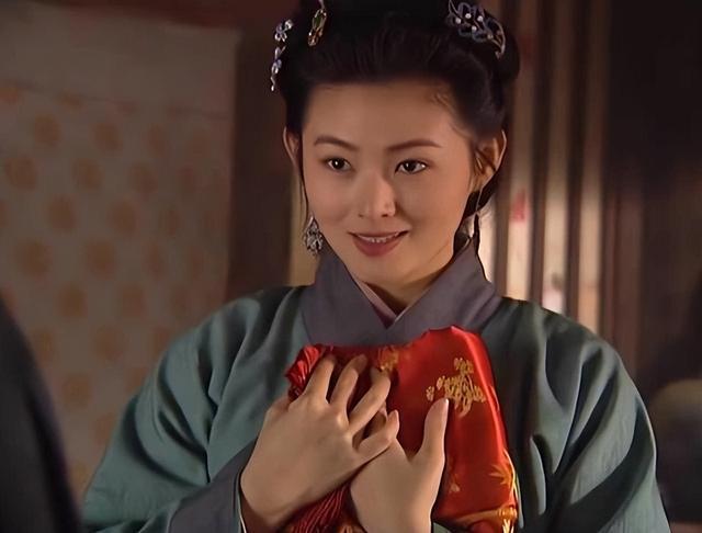 潘金莲挨的骂，比《水浒》里任何人都多，可她的账目其实有三笔，几百年来全被混成了一