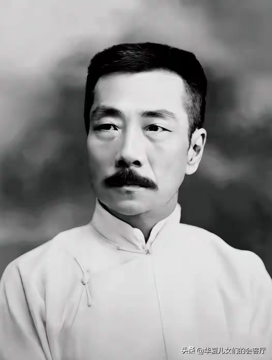 【个人评点】
      鲁迅一生最大贡献，是对国民劣根性的清醒认知与尖锐批判，